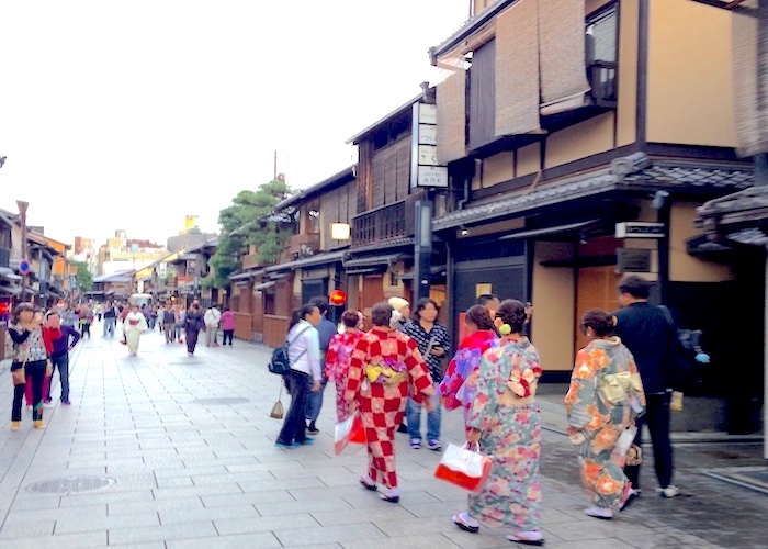 Kyoto Travel Guide What to do in Kyoto Japan Gion socials
