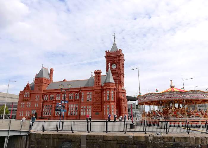 Cardiff Travel Guide What to do in Cardiff, UK Cardiff Bay