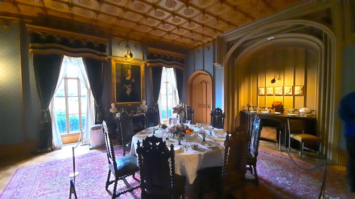 A day out at Hughenden, National Trust Manor dining room