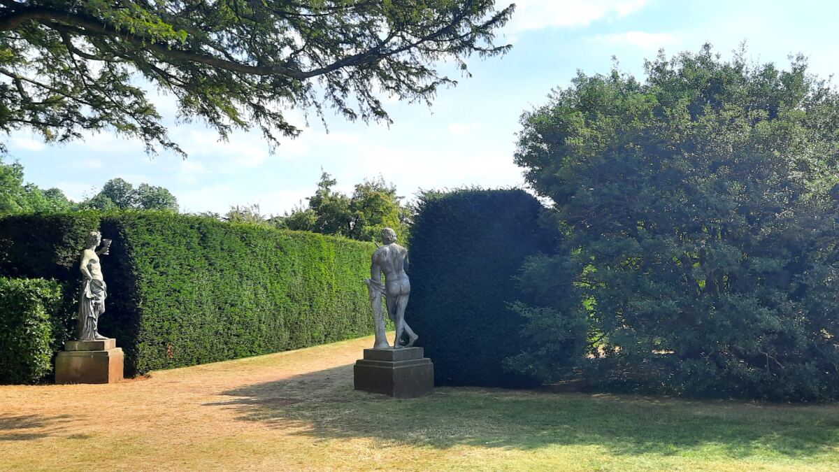 Hardwick Hall, National Trust statues