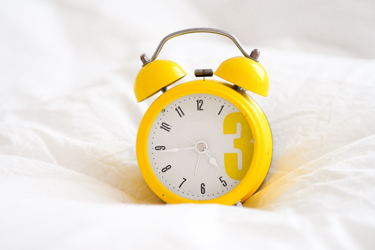 How to use a family calendar to stay organised alarm clock