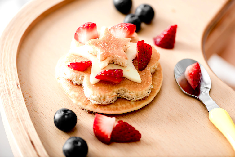 A pancake decorated as a star - just one of the many perfect dinner ideas for fussy toddlers.