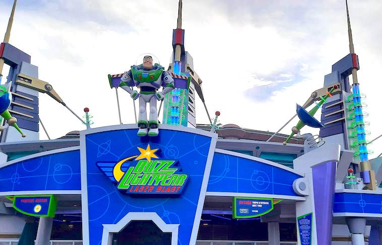 Buzz Lightyear standing on a building - one of the things to see when visiting Disneyland Paris in one day.