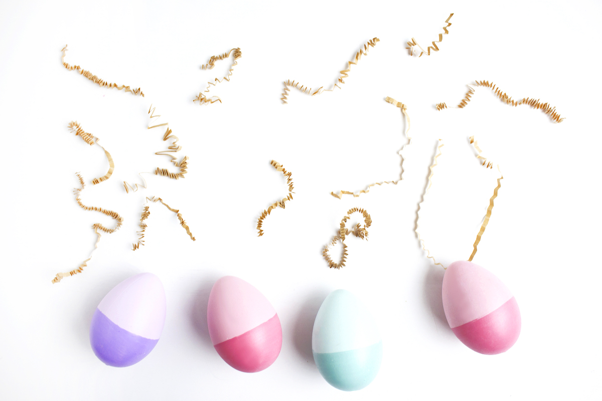Easter egg hunt ideas for toddlers - plastic eggs and cardboard streamers.